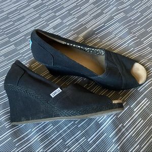 Black Tom Wedges